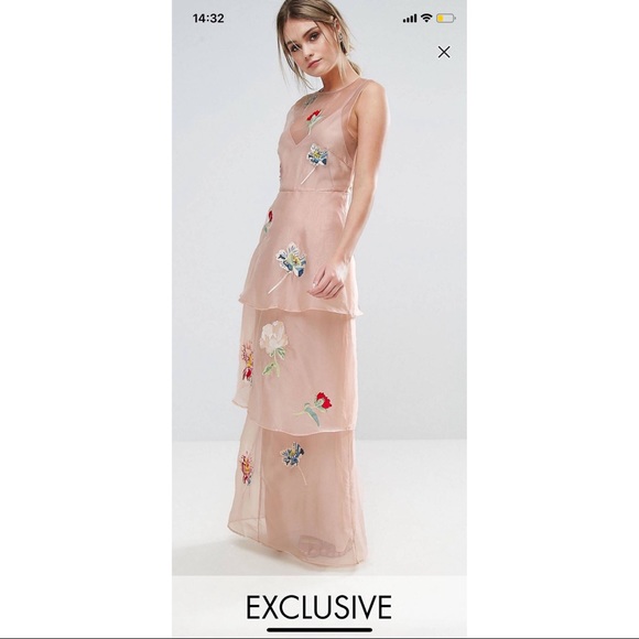Hope & Ivy Dresses & Skirts - Hope & Ivy Tiered Dress with Floral Embroidery